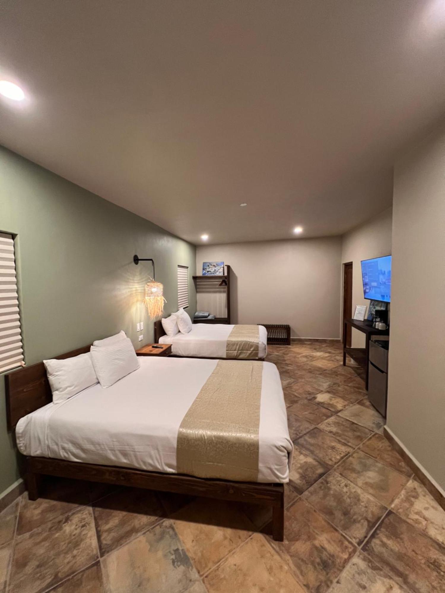 1697 Hotel 3*